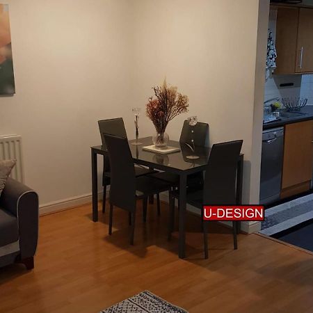 N22 Wood Green Dopamine Londen Buitenkant foto